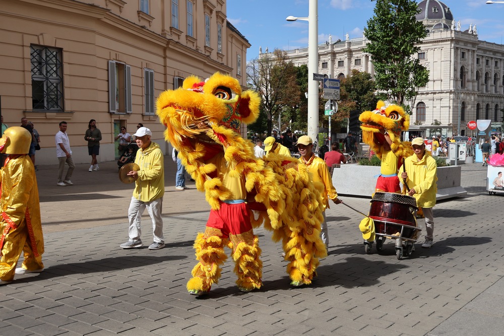 Chinesische Löwen beim Museums Quartier. Foto: FDI